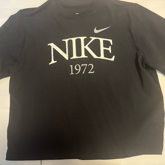 Nike Black Tee with White Logo - Picture 1 of 3